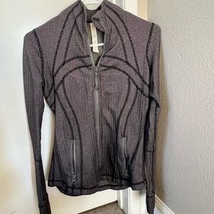 Lululemon sweater/jacket size 6
